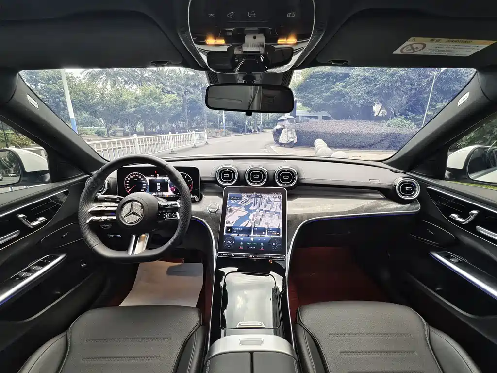 Mercedes-Benz C-Class — миниатюра 13