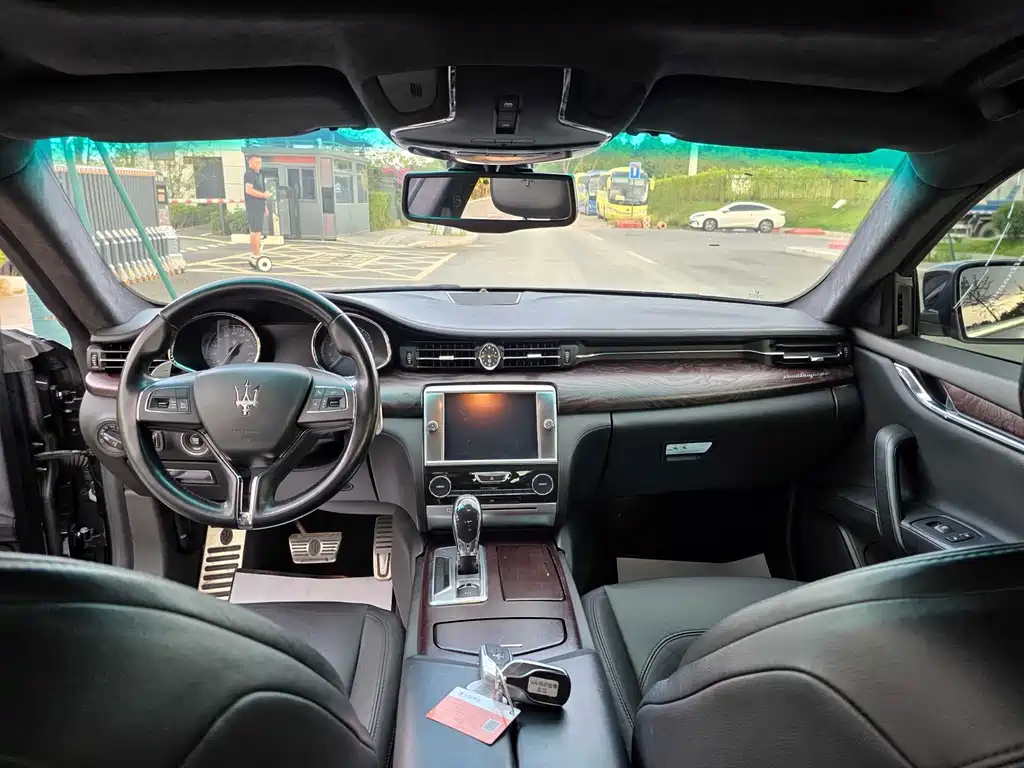 Maserati Quattroporte — миниатюра 7