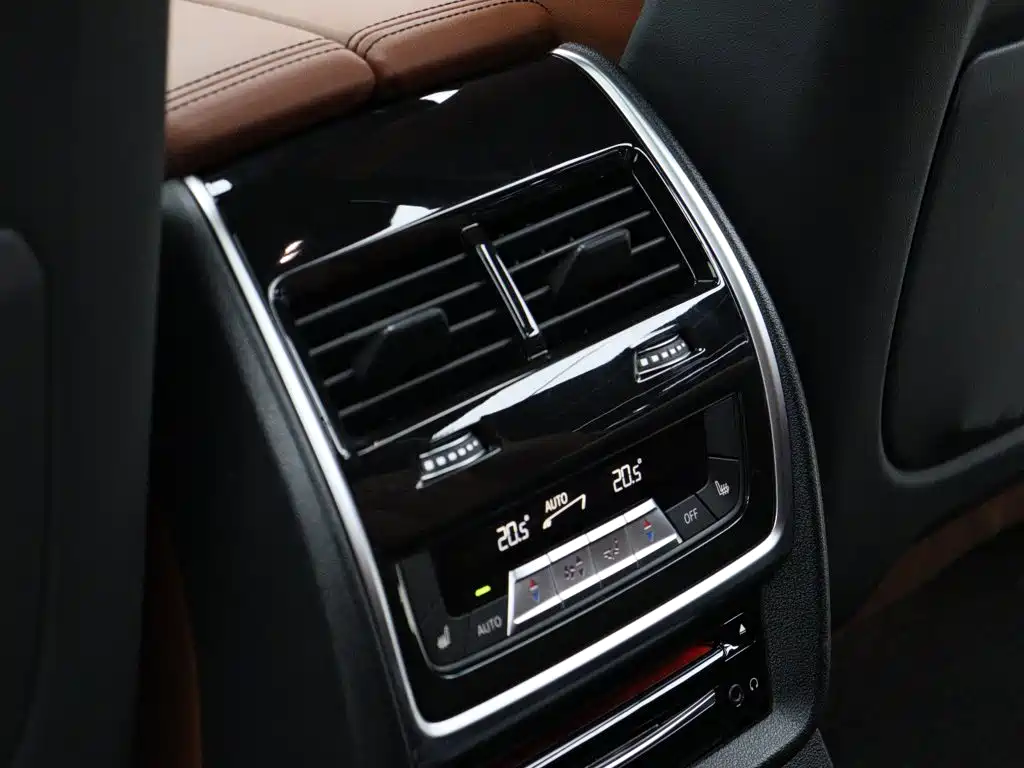 BMW X7 — миниатюра 9