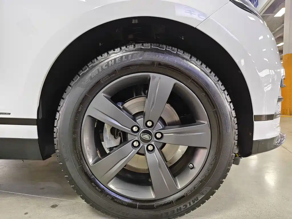 Land Rover Velar — миниатюра 17