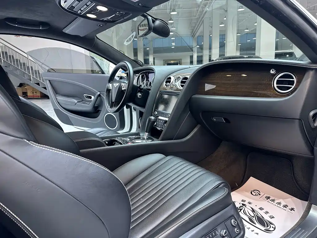 Bentley — фотографии объявления, Фото 10