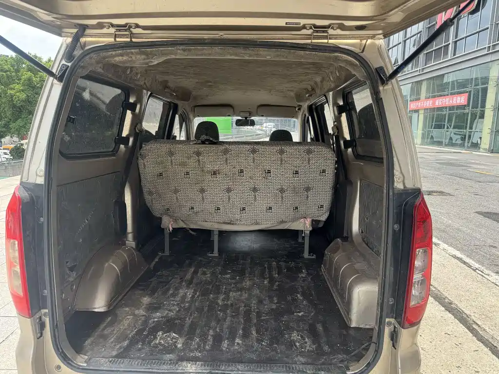 Wuling Hongguang V — миниатюра 9