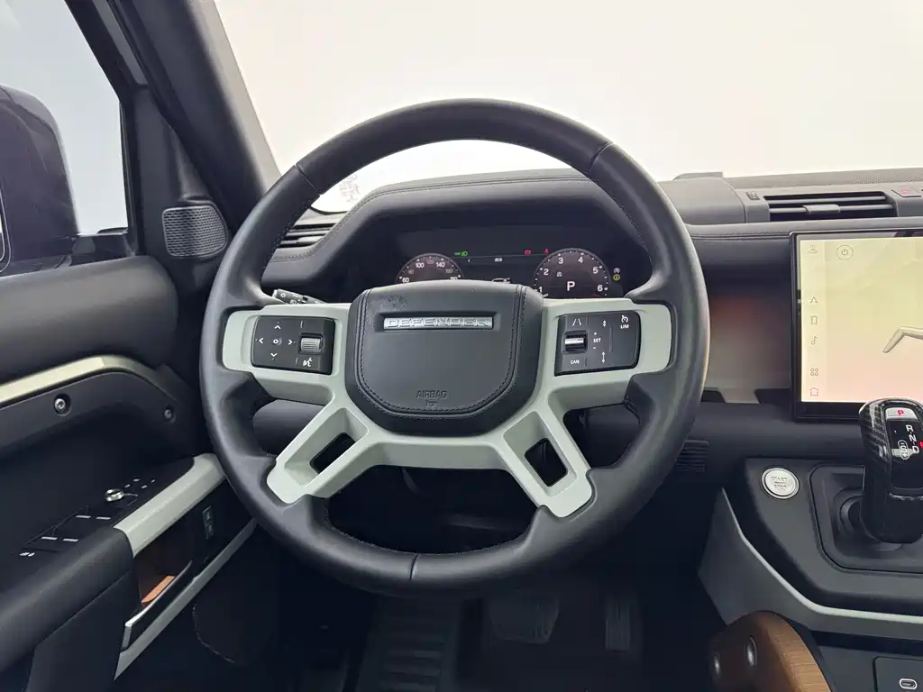 Land Rover Defender — миниатюра 12