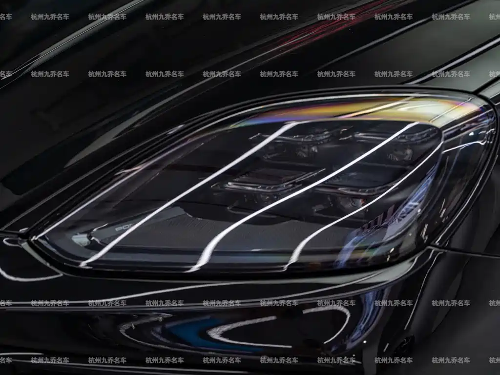 Porsche Cayenne — миниатюра 10