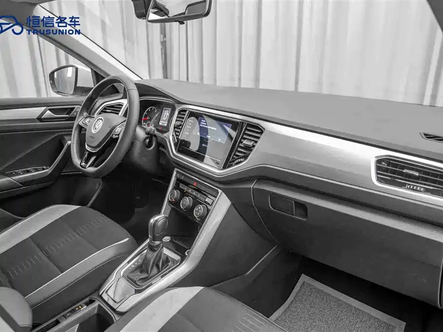 VOLKSWAGEN T ROC EXPLORING SONGS