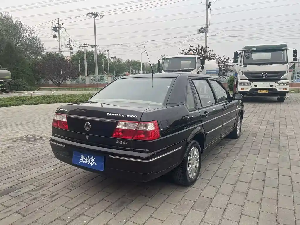 Volkswagen Santana 07 2.0 AT Luxury