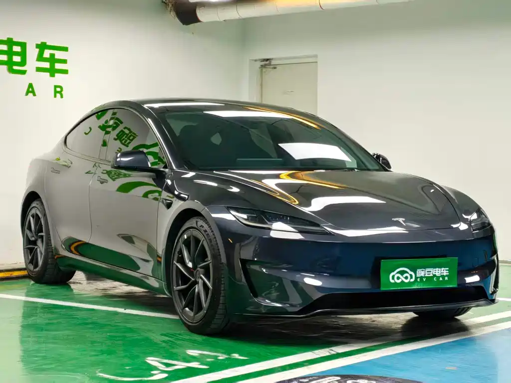 Tesla Model 3 — миниатюра 4