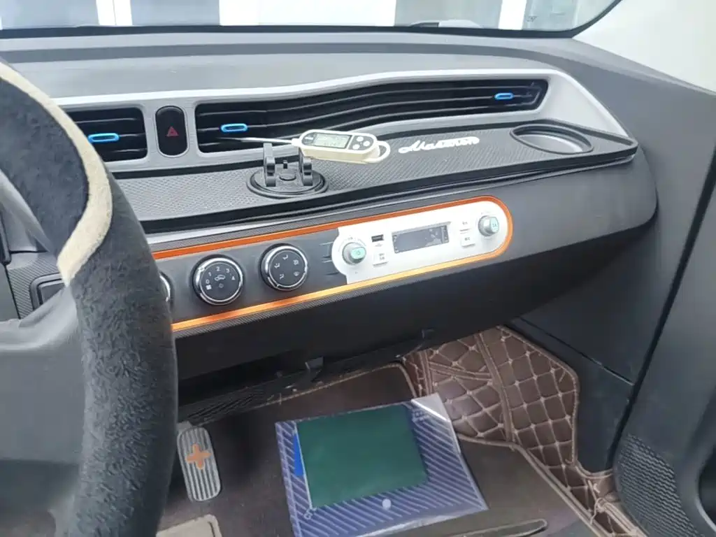 Wuling MINIEV — миниатюра 13