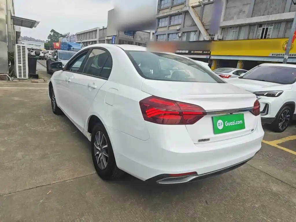 Geely Emgrand — миниатюра 5