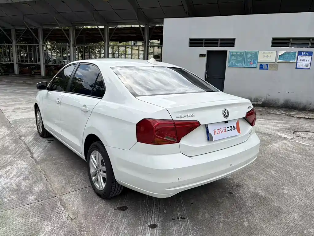 Volkswagen Jetta — миниатюра 7
