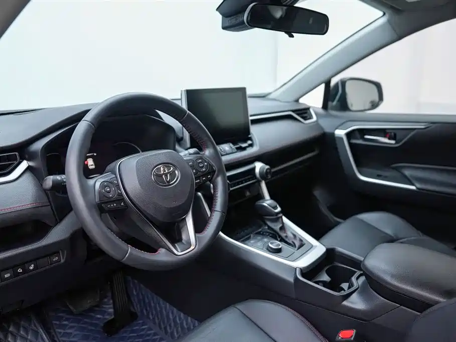Toyota Wildlander New Energy — миниатюра 6