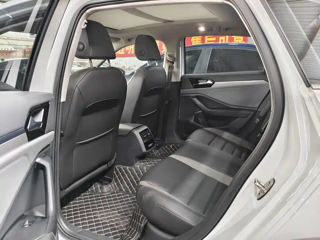 Volkswagen Sagitar — миниатюра 6