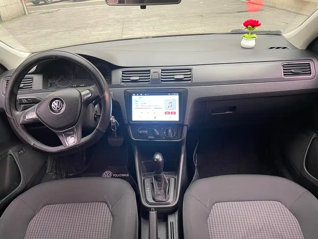Volkswagen Santana — миниатюра 12