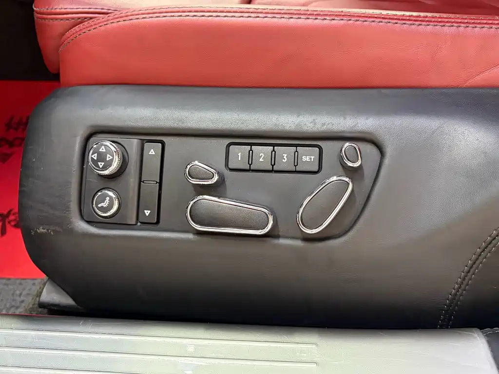 Bentley Flying Spur — миниатюра 13