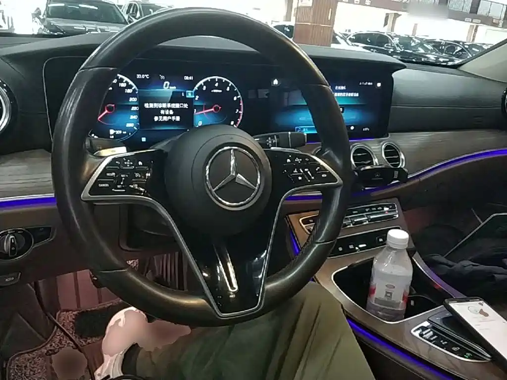Mercedes-Benz E-Class — миниатюра 10
