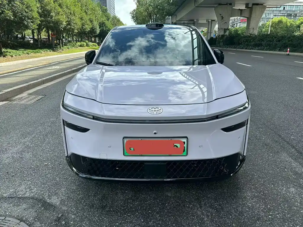 Toyota bZ3X — миниатюра 2
