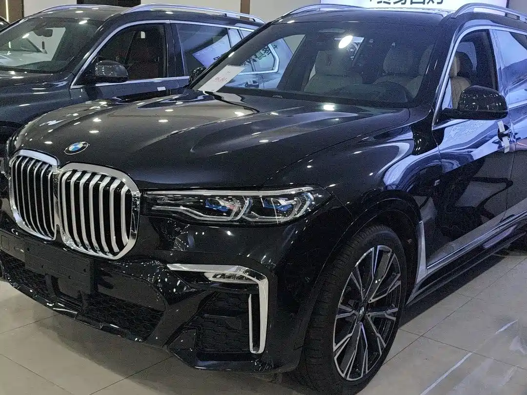 宝马X7 2021款 xDrive40i 行政型M运动套装 2022