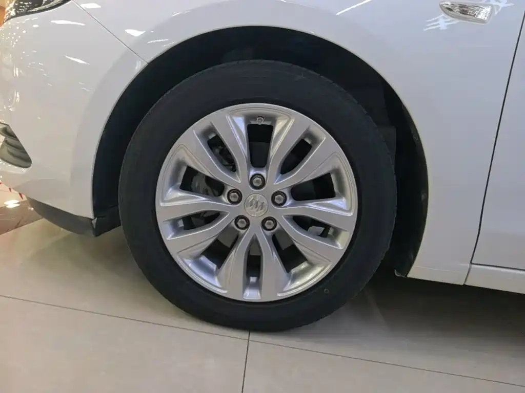 Buick Excelle — миниатюра 23