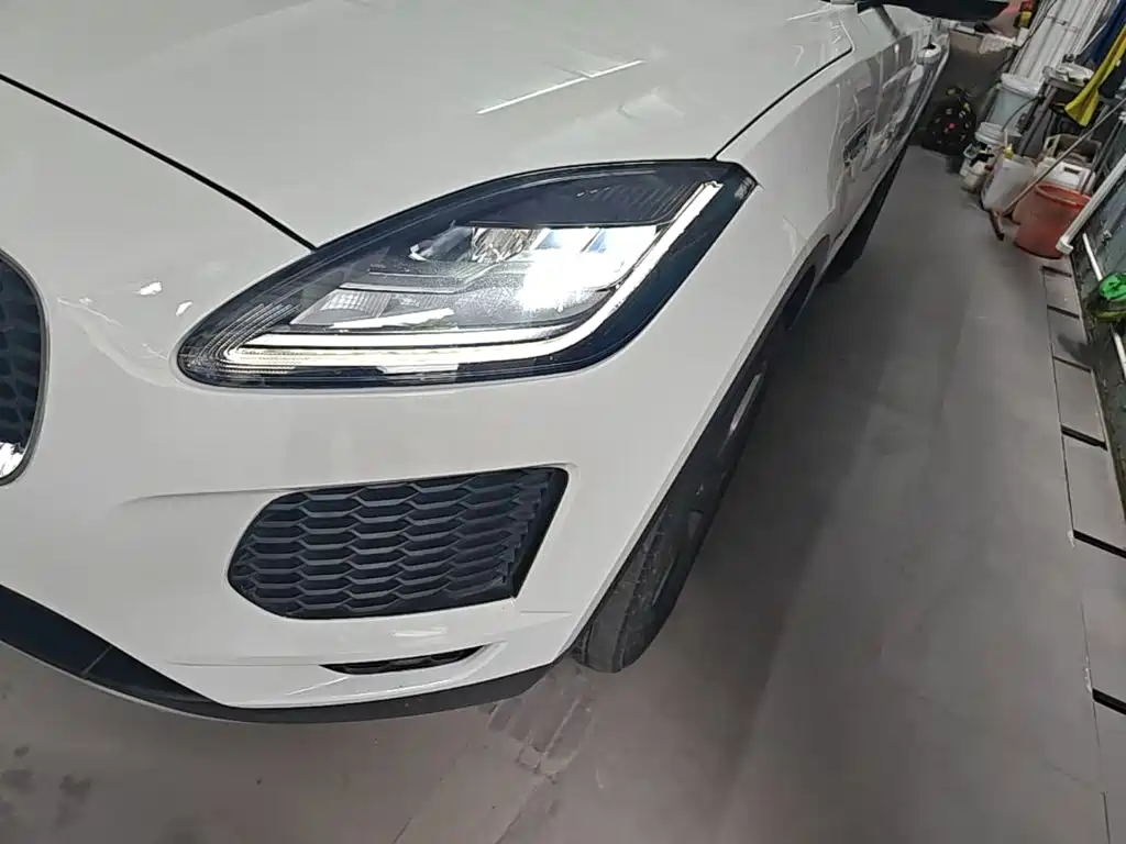 Jaguar E-PACE — миниатюра 24