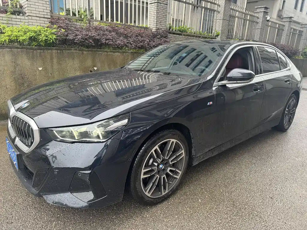 BMW 5 Series 2025