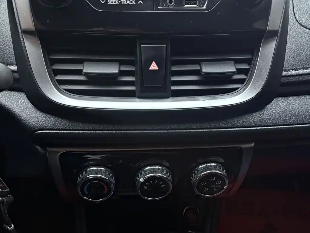 Toyota Yaris L — миниатюра 7