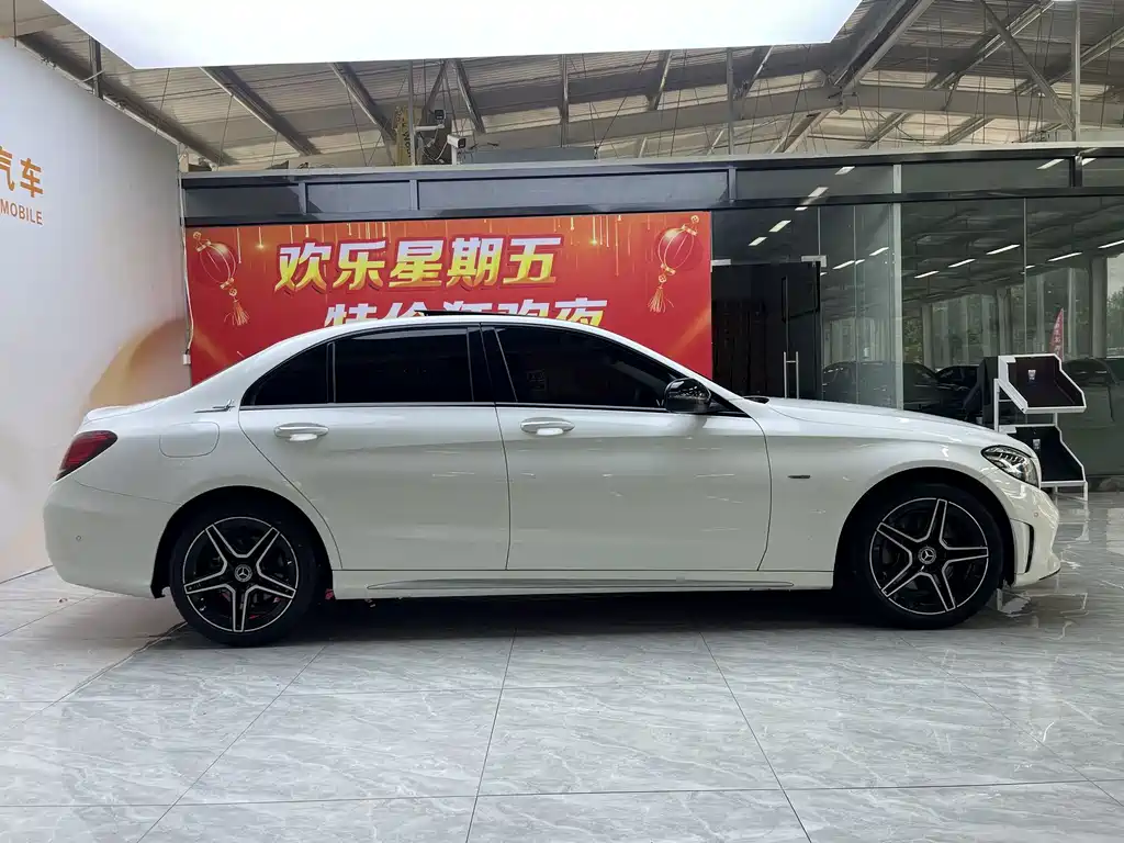 Mercedes-Benz C-Class — миниатюра 6