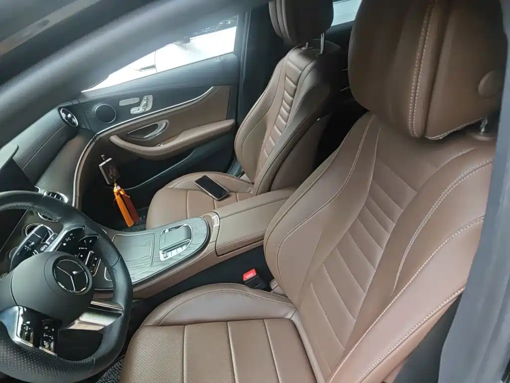Mercedes-Benz E-Class — миниатюра 11