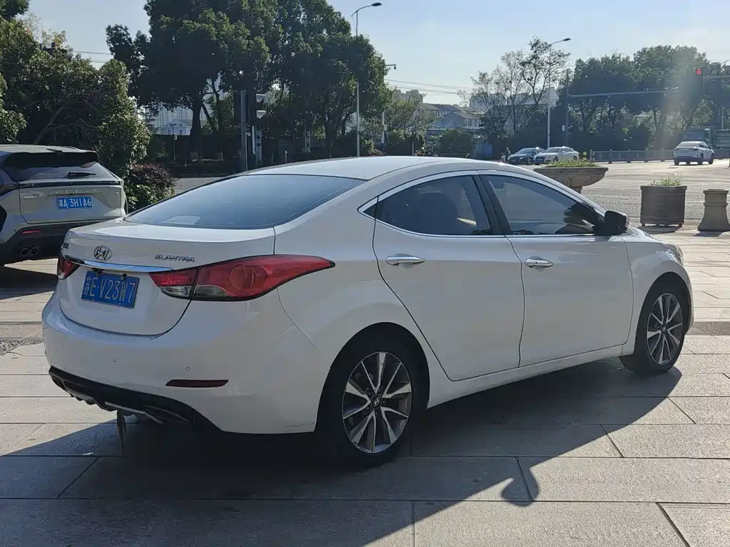 Hyundai Elantra Langdong — миниатюра 4