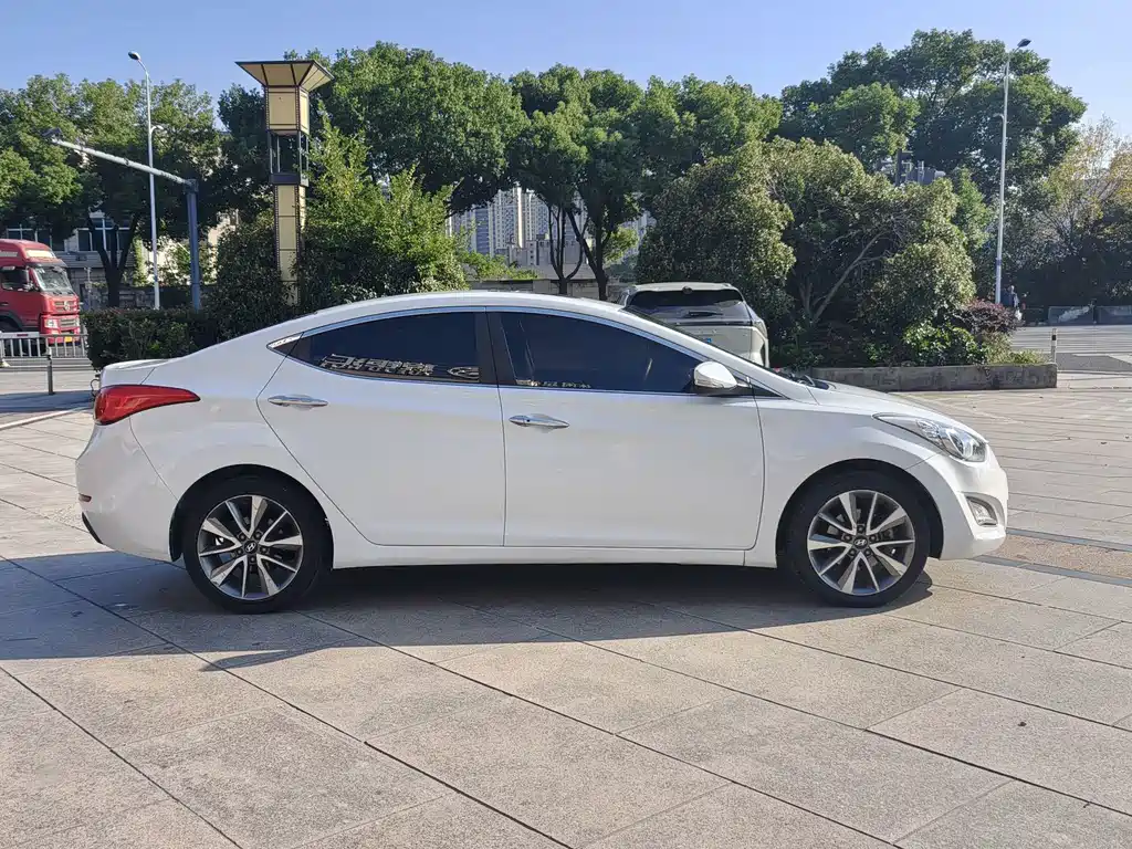 Hyundai Elantra Langdong — миниатюра 7