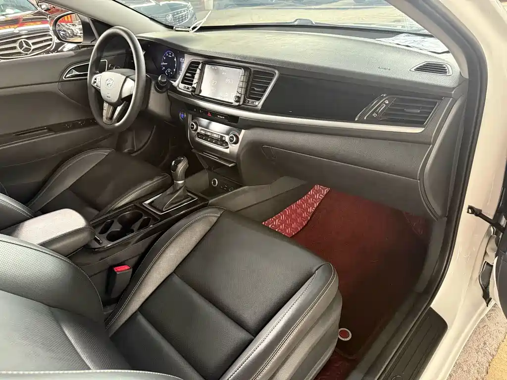 Hyundai Mistra - фото 6