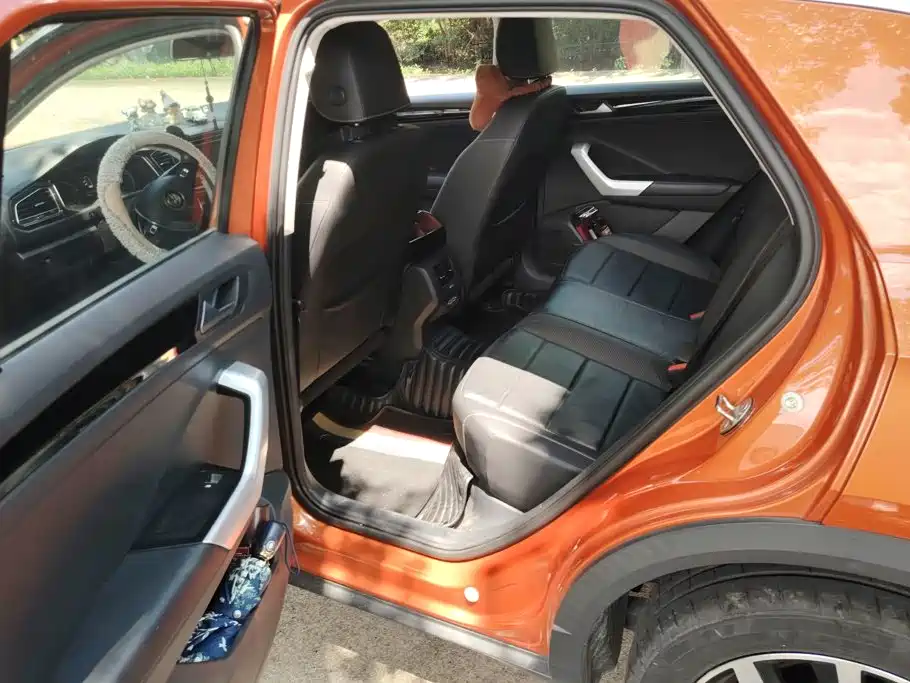 Volkswagen T-Roc — миниатюра 11