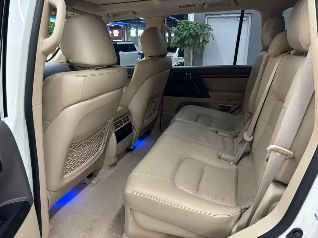 Toyota Land Cruiser — миниатюра 8