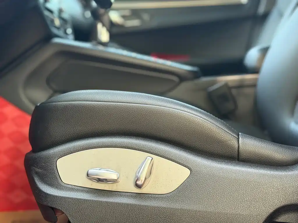Porsche Macan — миниатюра 6
