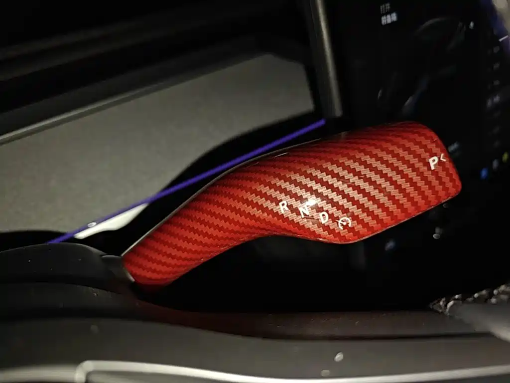 Tesla Model Y — миниатюра 14
