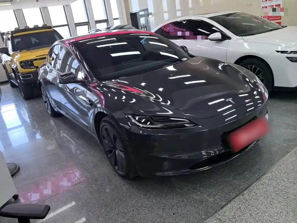 Tesla Model 3 — миниатюра 4