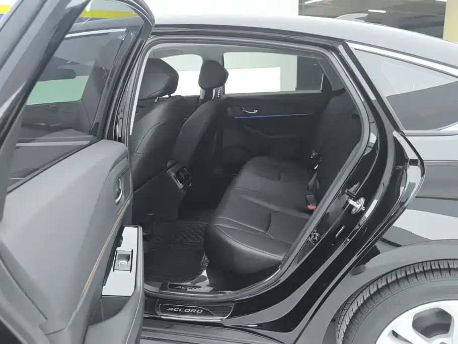 Honda Accord — миниатюра 11