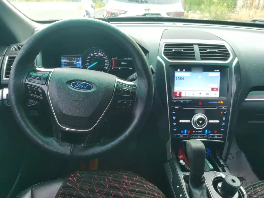 Ford Explorer (Import) — миниатюра 13