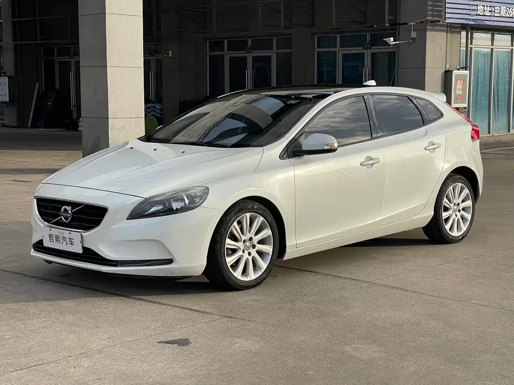 Volvo V40 — миниатюра 2