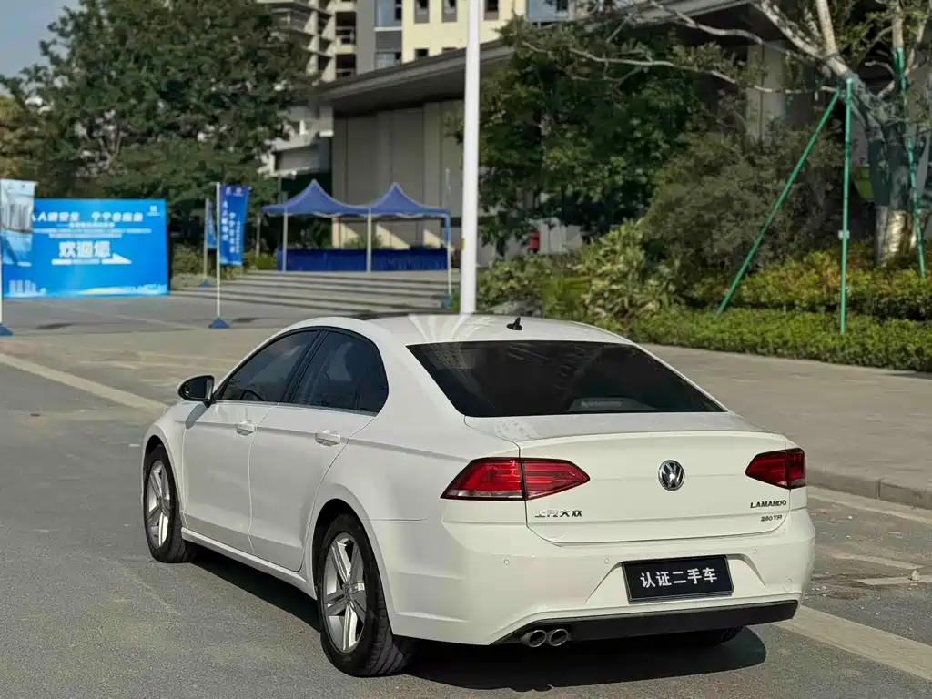 Volkswagen Lamando 2017 280TSI DSG Comfort