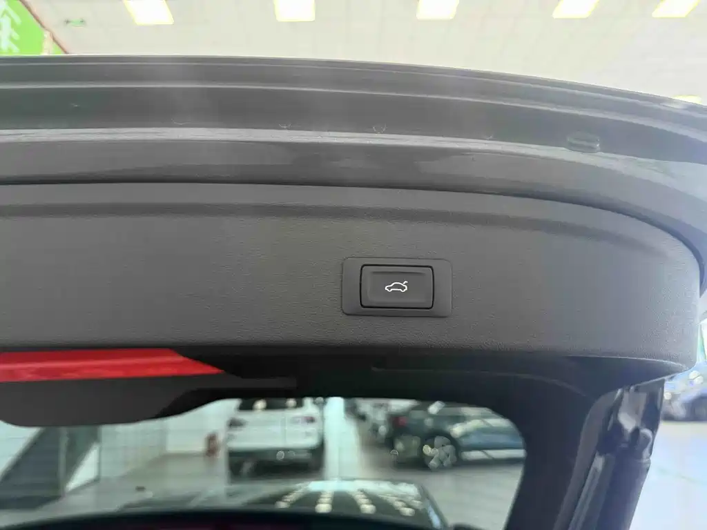 Mercedes-Benz GLB — миниатюра 10