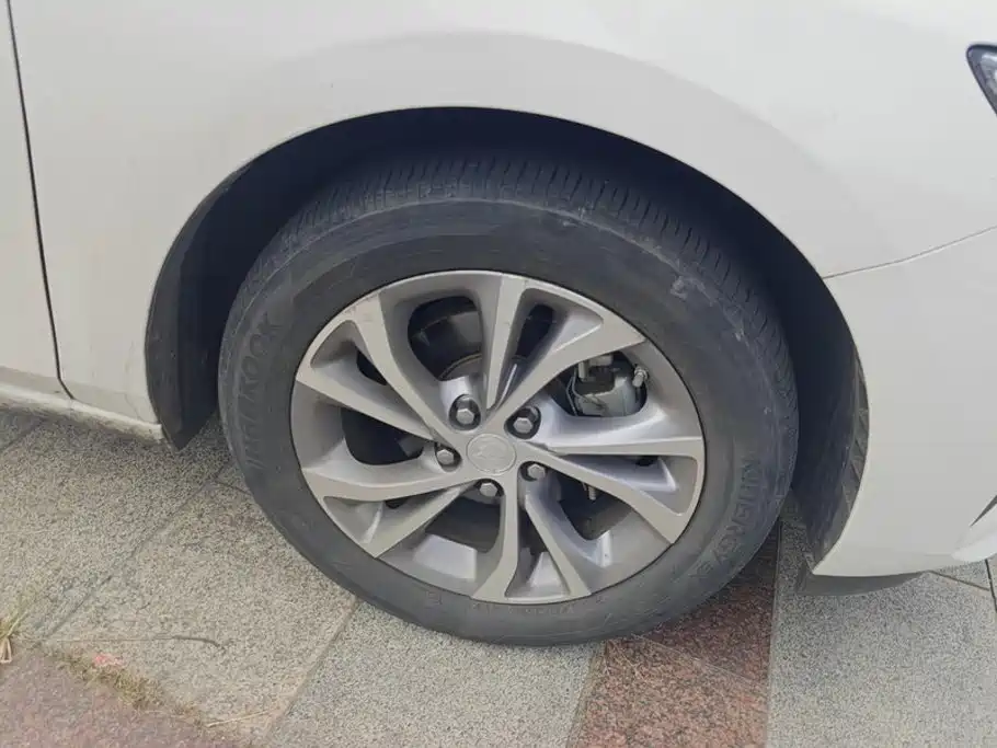 Buick Verano — миниатюра 6