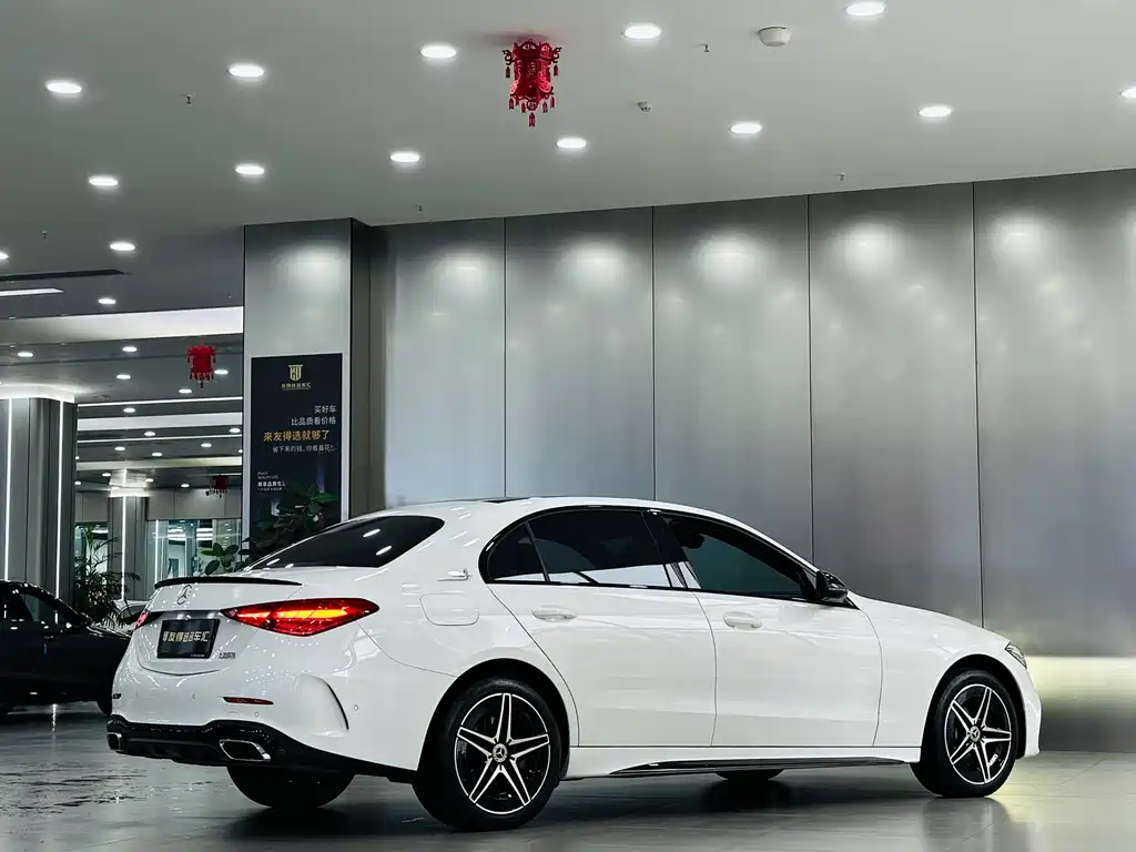 Mercedes-Benz C-Class — миниатюра 7