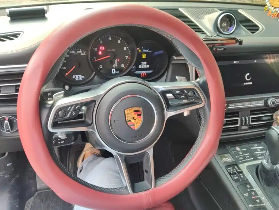 Porsche Macan — миниатюра 15
