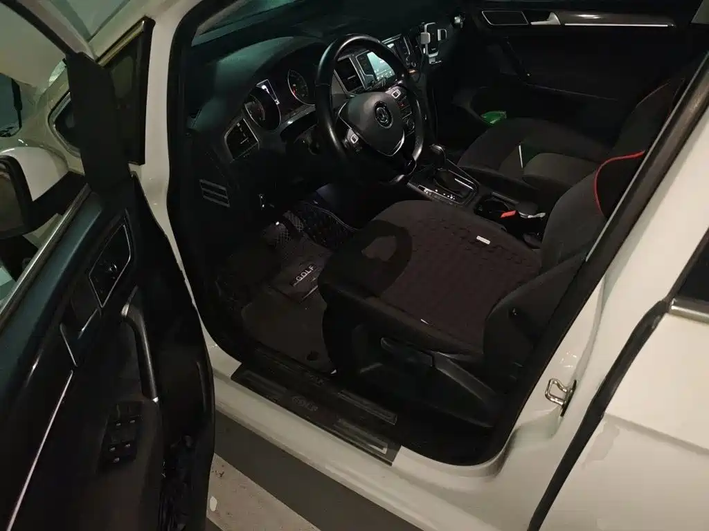 Volkswagen Golf Sportsvan — миниатюра 17