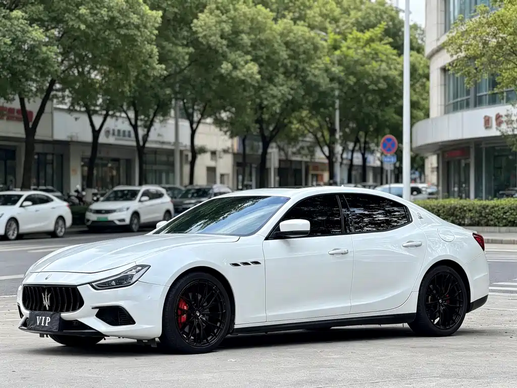 Купить Maserati Ghibli