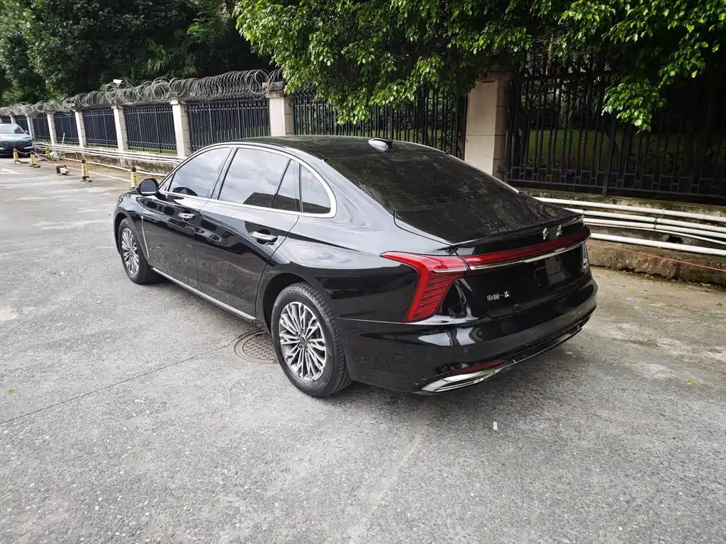 Hongqi Hongqi H5 — миниатюра 15