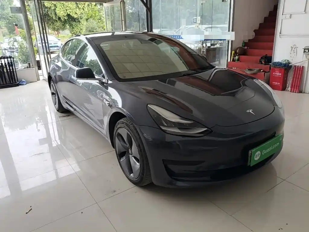 Tesla Model 3 — миниатюра 4