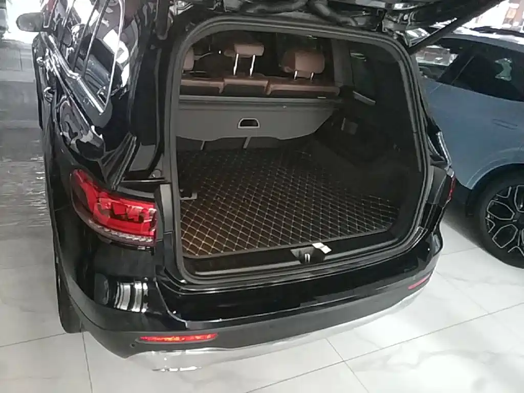 Mercedes-Benz GLB — миниатюра 19