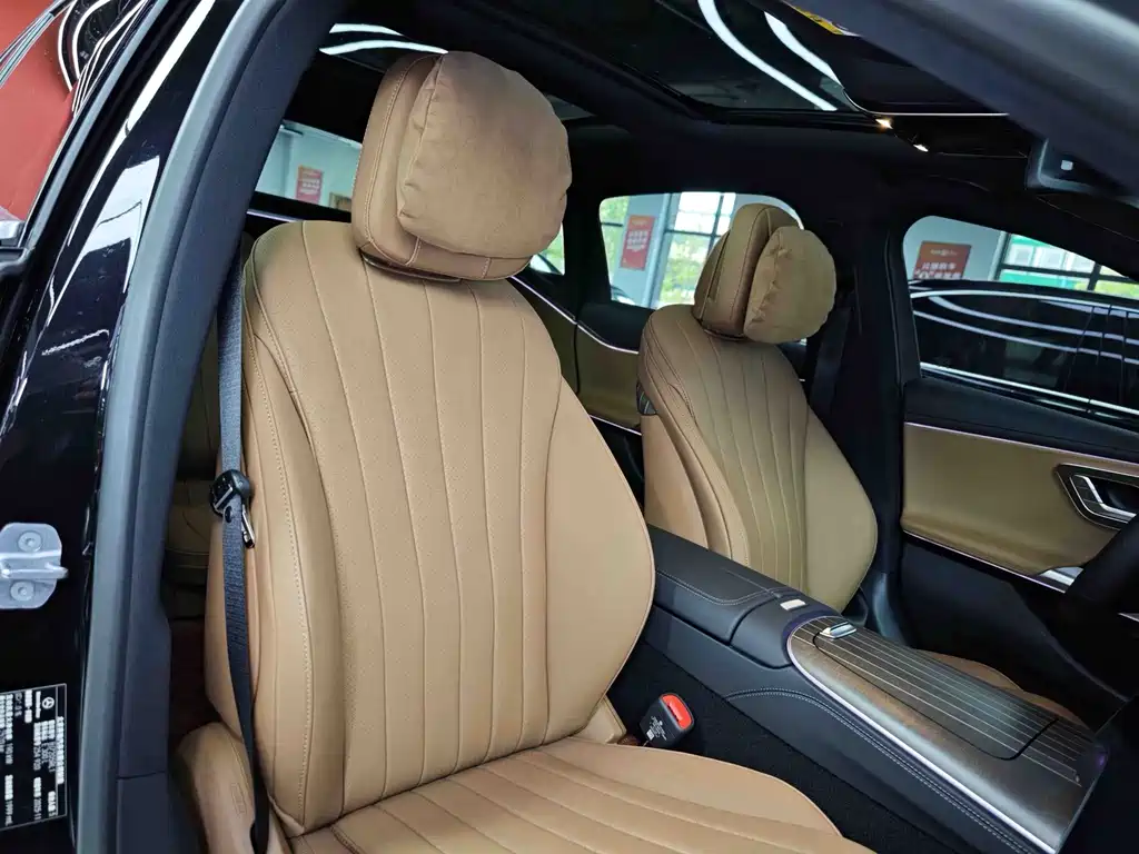 Mercedes-Benz E-Class — миниатюра 8