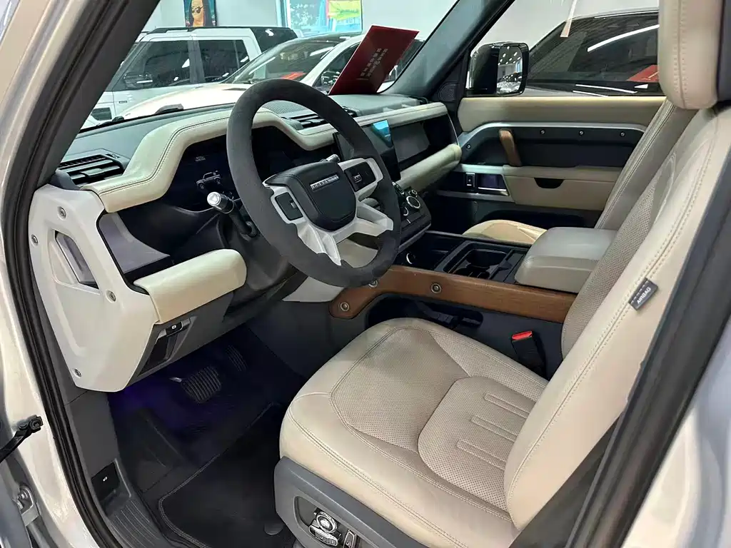 Land Rover Defender — миниатюра 6